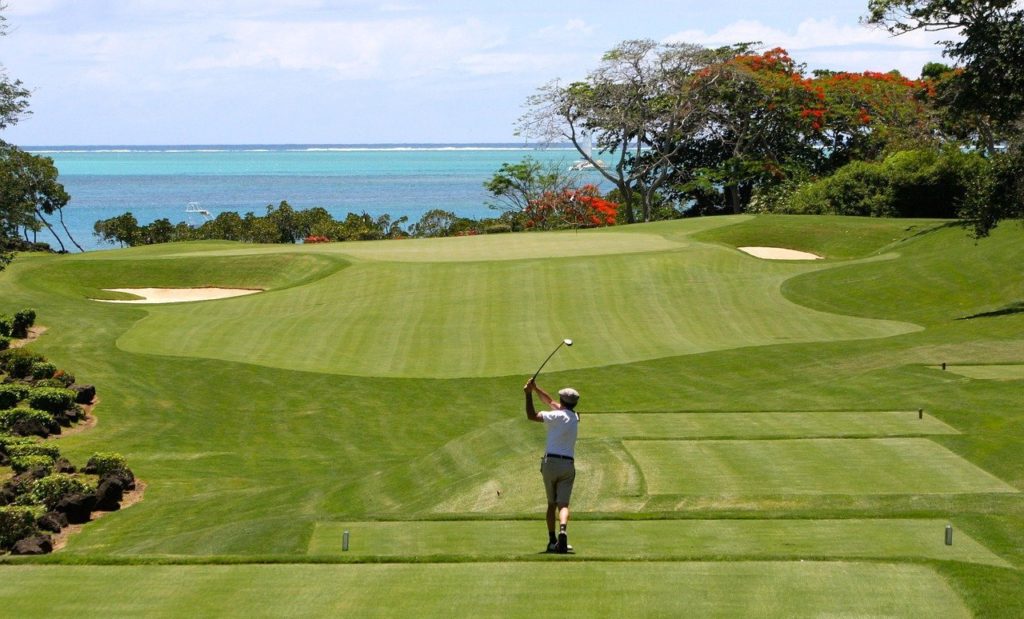 golf-man-tee-83878-1024x619